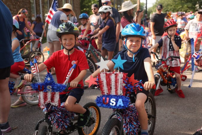 Oaklawn Celebrates Another Successful Fourth of July Pet, Bike & Wagon Parade